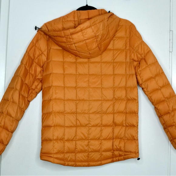 Taion Quilted Down Feather Puffer Jacket in Vibrant Orange - Picture 5 of 6